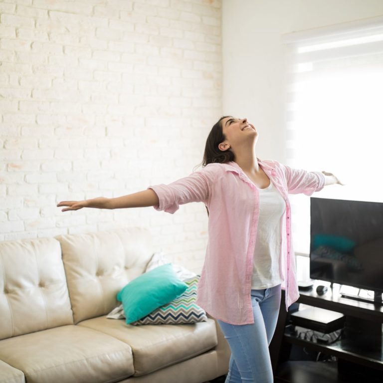 10 Advantages of Living Alone: Freedom, Quiet & Privacy